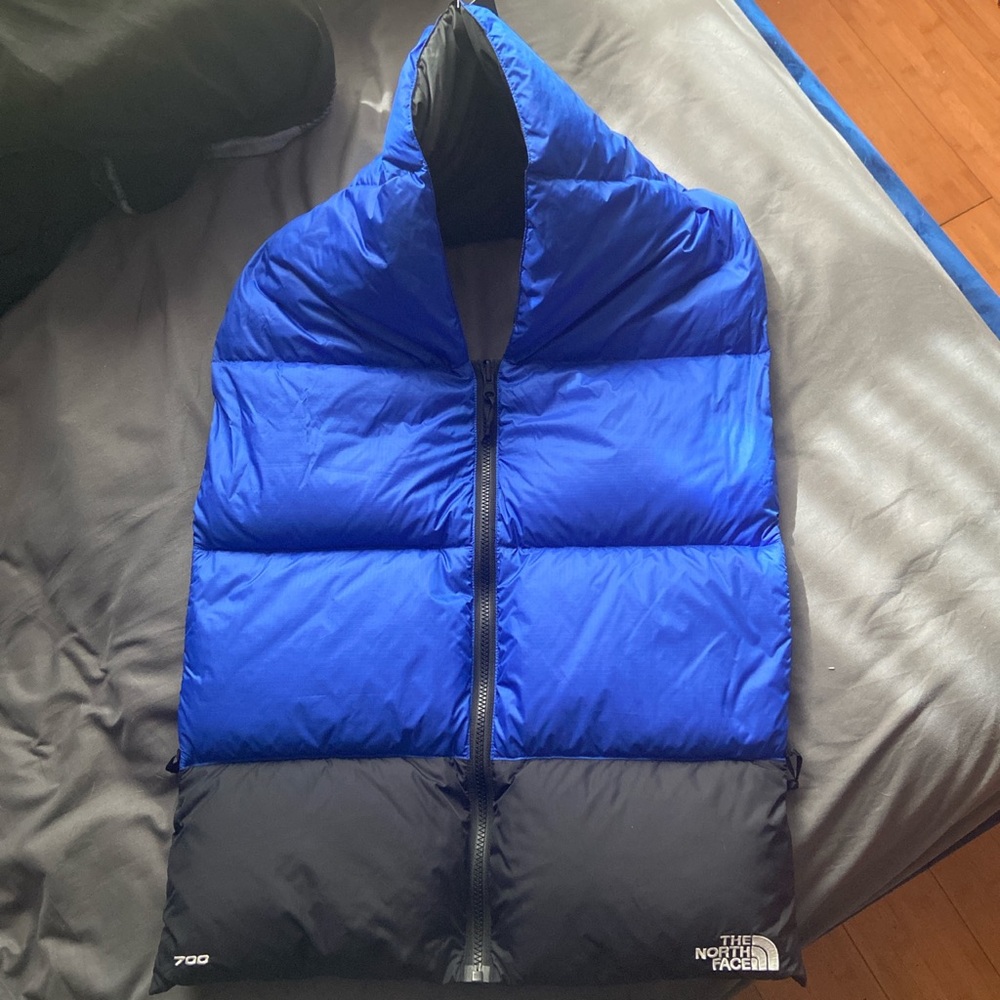 Nuptse Scarf in blue and black color way - Picture 2 of 2